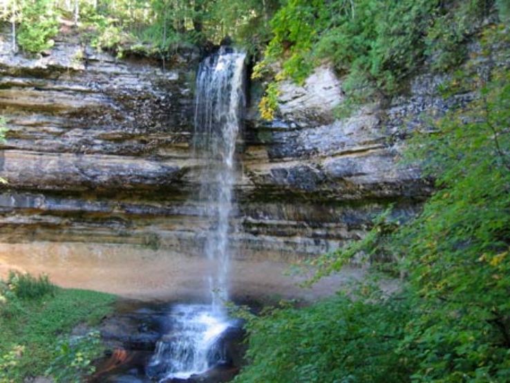 Munising Falls Trip Packages