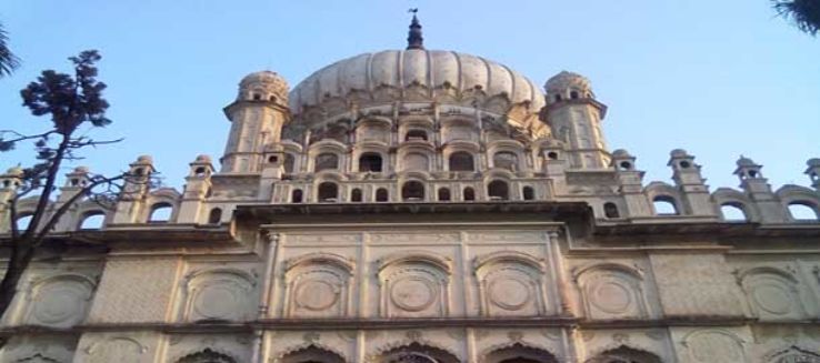 Bahu Begums Tomb Trip Packages