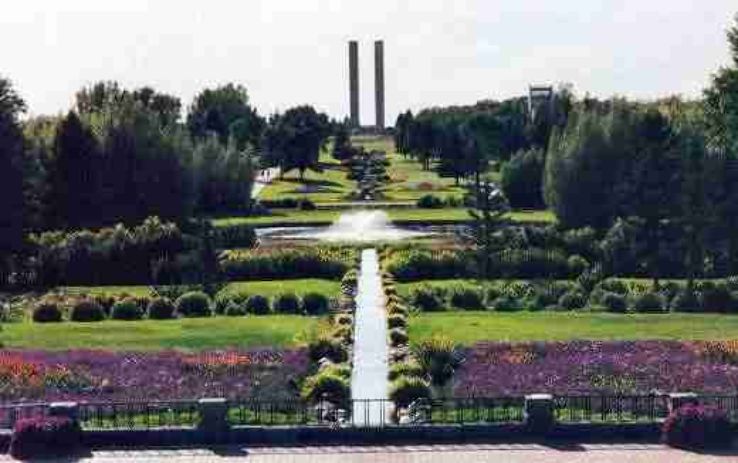 International Peace Garden Trip Packages