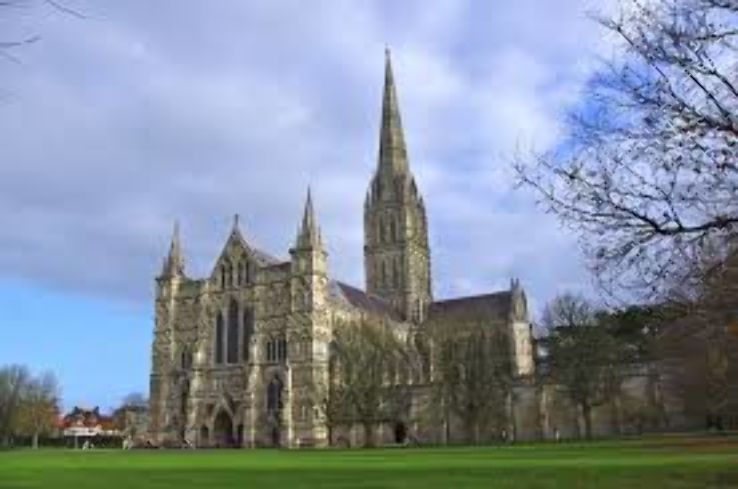 Salisbury Cathedral Trip Packages