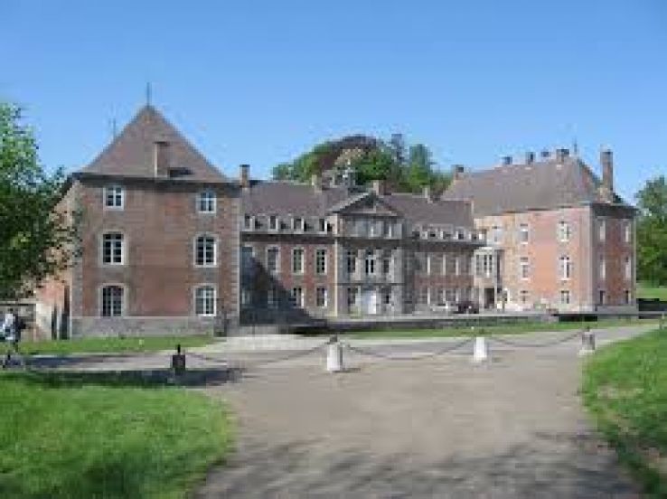 Franc-Waret Castle Trip Packages